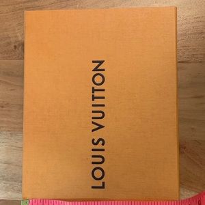 Louis Vuitton box 😍